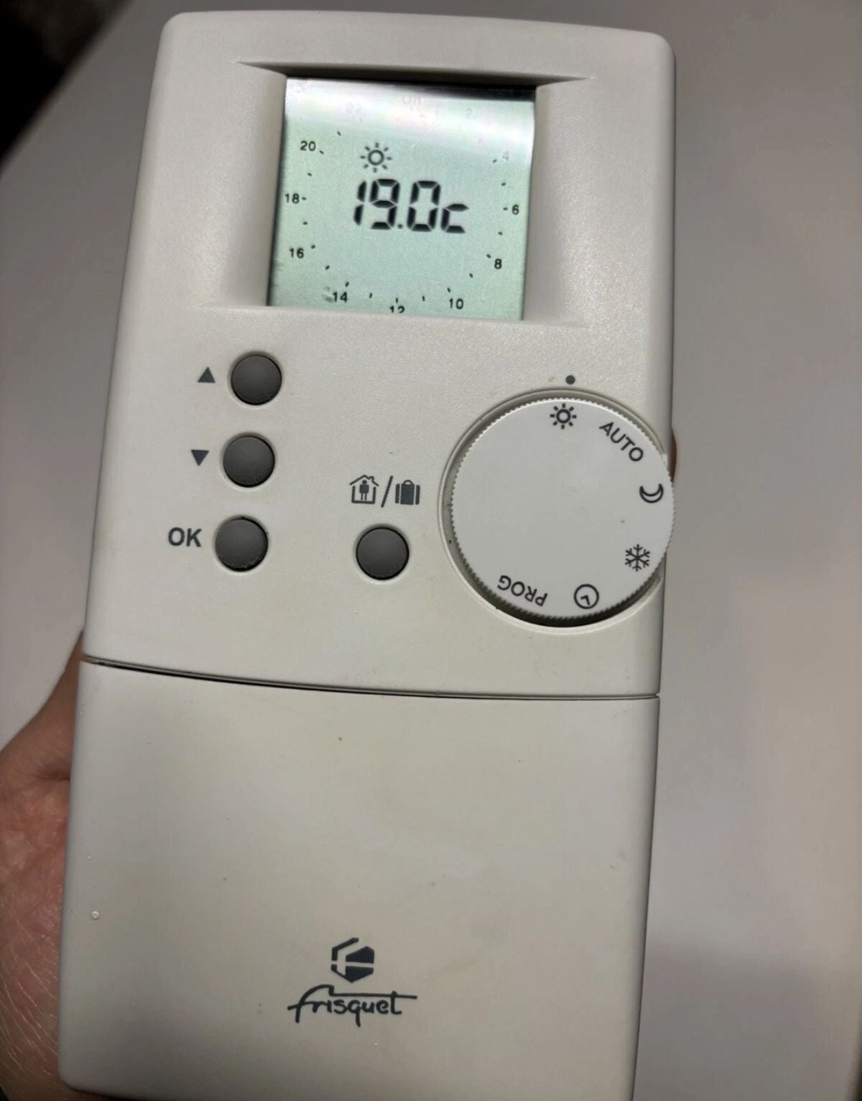 FRISQUET - Thermostat régulation radio satellite ancienne génération F3AA40528 - OCCASION