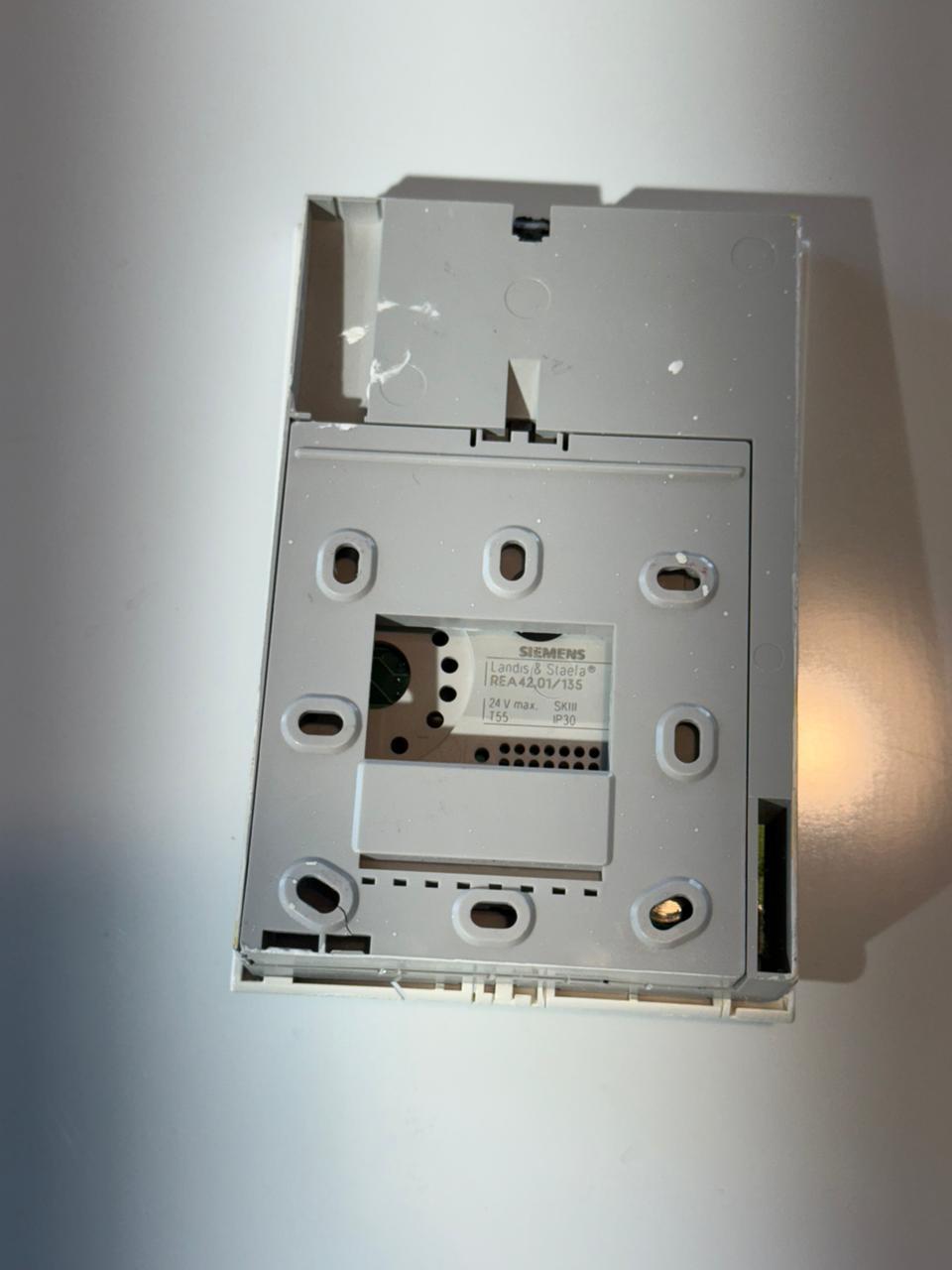 Satellite de régulation thermostat extérieur filaire Réf 440455 - OCCASION